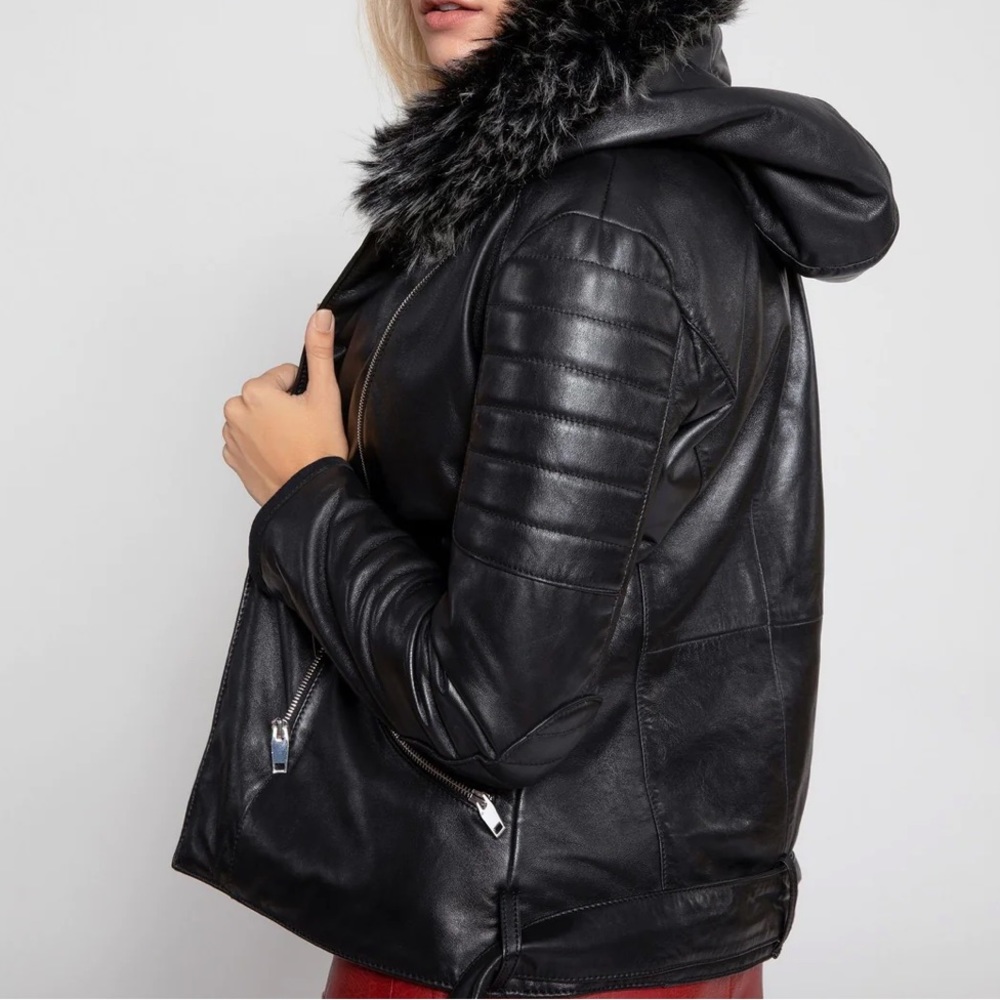 Winter | Fadcloset | Black Leather Jacket with faux Fur Hood